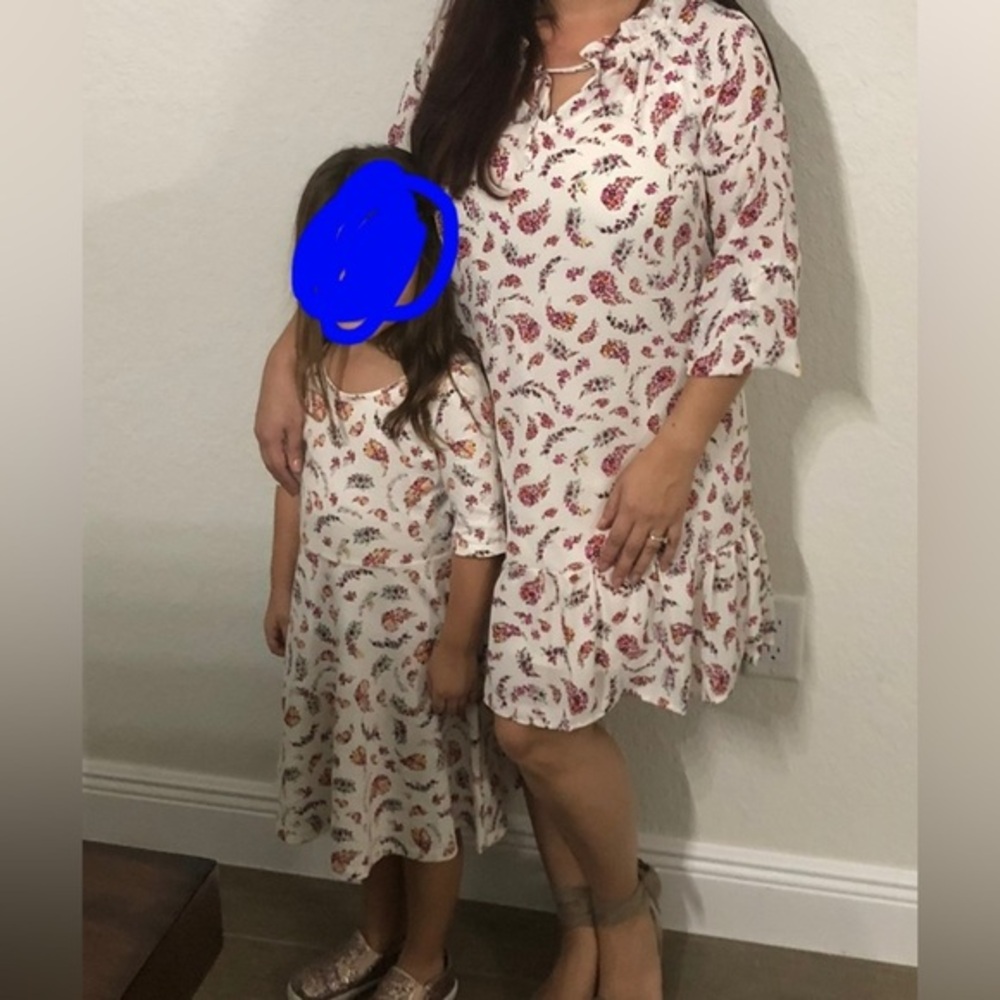 Mommy and me dresses. Mom size small, girls size small (6-7)